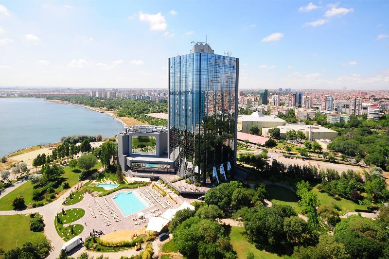 Yeni yılın Işıltısı Sheraton İstanbul Ataköy Hotel’de