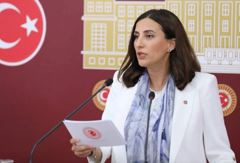 Yaz saati uygulamasından vazgeçmiyor, bu ısrar neden?