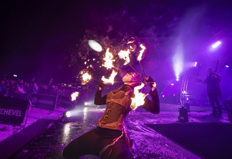 Karlar altında sanat festivali