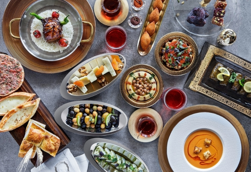 Raffles İstanbul’da iftar sofraları kuruluyor