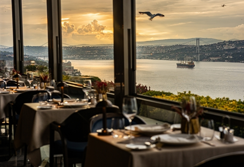 Izaka Terrace’dan dört farklı iftar menüsü