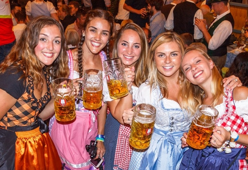 Münih’in en renkli festivali