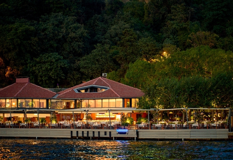 Akdeniz lezzetlerinin renklendirdiği iftar sofraları…