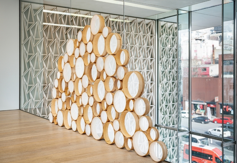 Şakir Gökçebağ “Göründüğü Gibi” sergisi Arter’de