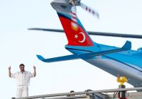 Sefo partiye helikopter ile geldi