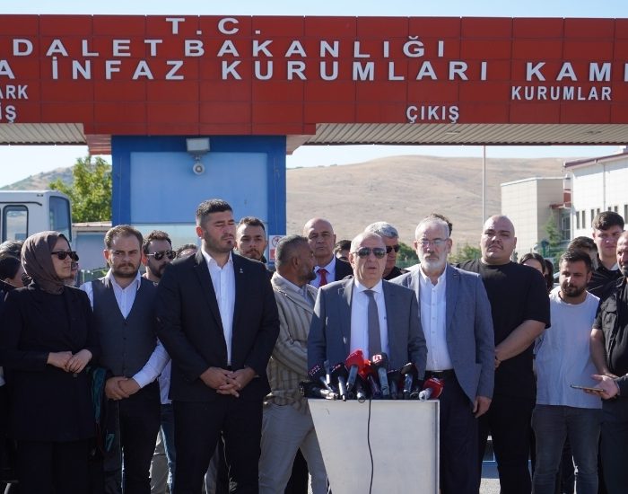 Özdağ; Sinan Ateş davası konusunda çekincelerini mahkeme önünde paylaştı