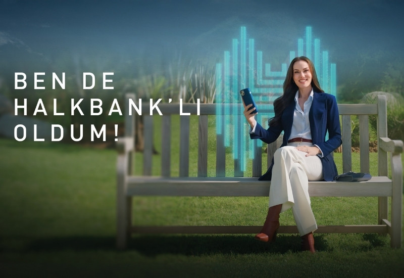 Halkbank’ın yeni reklam yüzü Fahriye Evcen oldu!