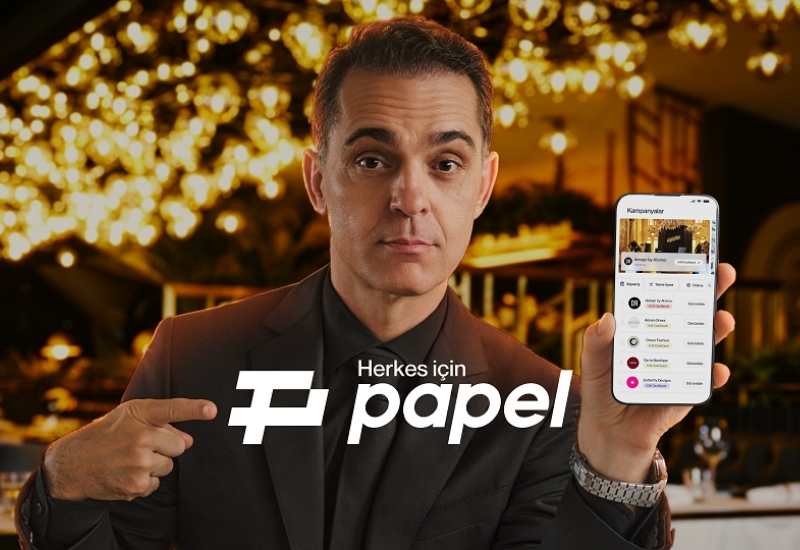 Pedro Alonso, Papel reklamlarında