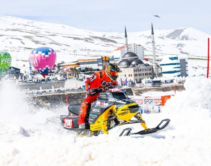 Dünya Kar Motosikleti Şampiyonası Erciyes’te gerçekleşti