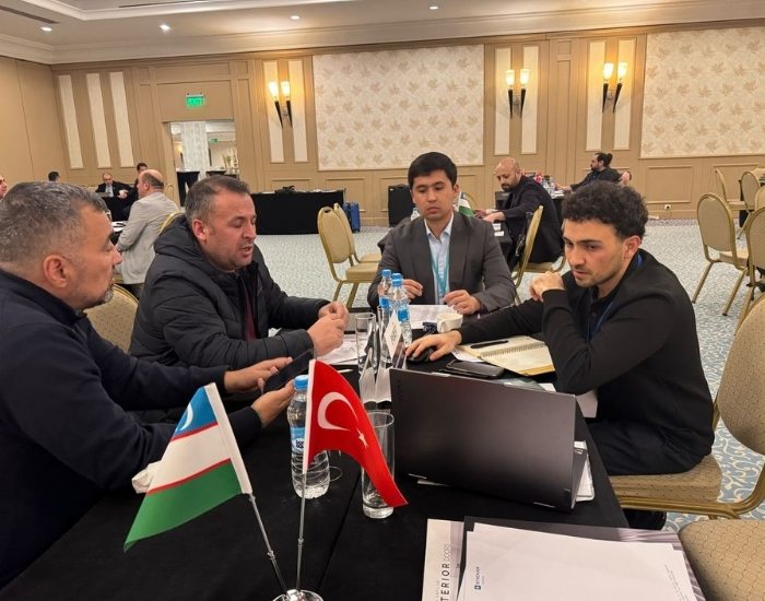 Özbekistan’ın kapısı aralandı