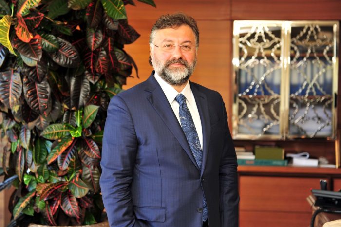 Sur Yapı Yönetim Kurulu Başkanı Z. Altan Elmas,