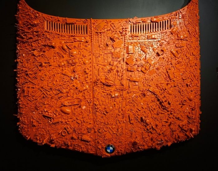 “Fırçadan Öte” Emrecan Bozokalfa’nın ilk kişisel sergisi Gallery 11.17’de