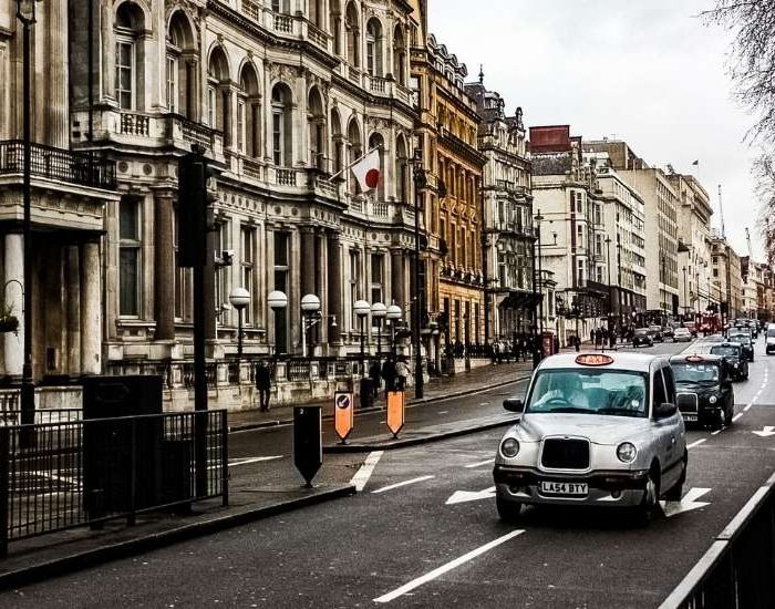 İngiltere genelinde konut fiyatlarında sert düşüş