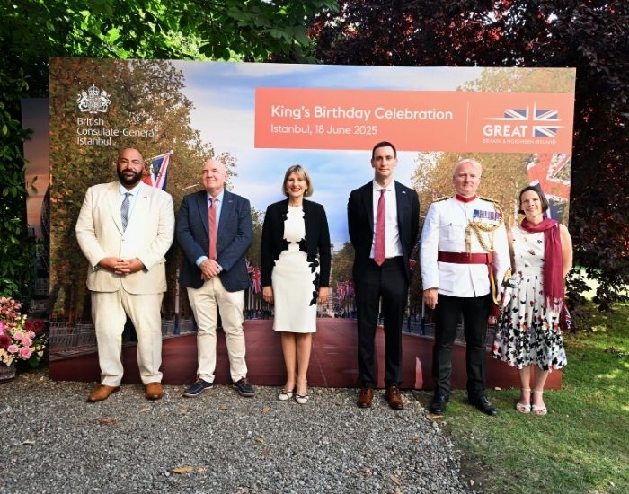 Krallara layık parti