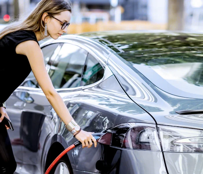 Elektirikli araçlar özellikle genç ve çevreci kitlelerin dikkatini çekiyor