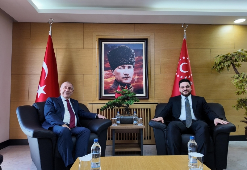 Ne zaman AK Parti Genel başkanı, ne zaman Cumhurbaşkanı olduğuna kendi karar veriyor