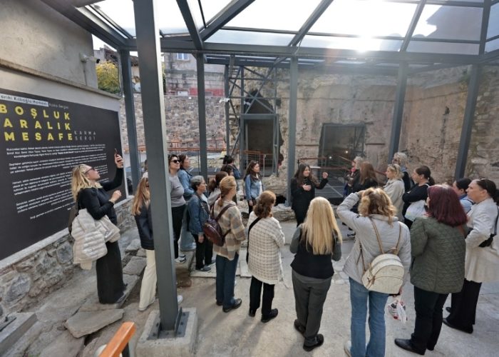Sanat ve tarihi buluşturan Kıllıoğlu Hamamı’na yoğun ilgi