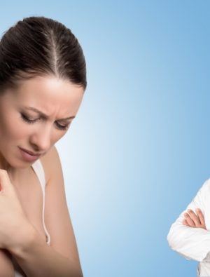 Ofiste, masa başında 5 pratik omuz egzersizi