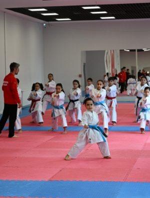 Gaziosmanpaşalı Karateciler Türkiye Şampiyonasında Zirvede