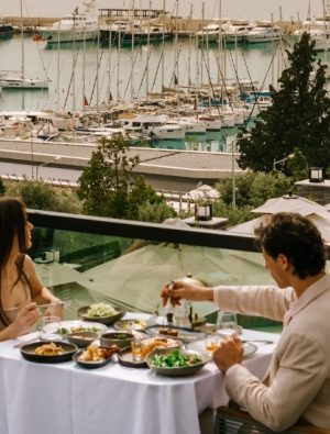 Savlo Restoran Kuşadası’nda Yeni Sezonunu Açtı