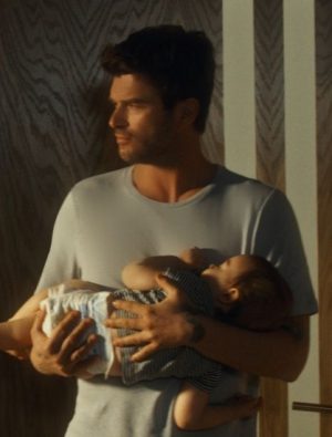 Molfix Tatlı Rüyalar Reklam Filminde Tatlıtuğ Çifti