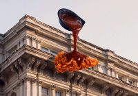 Doyuyo! İstiklal’de Ajan Tavuklu Lansman Filmiyle Açıldı